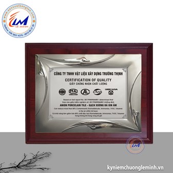 KỶ NIỆM CHƯƠNG GỖ ĐỒNG MẪU ĐƯỜNG VIỀN LÁ