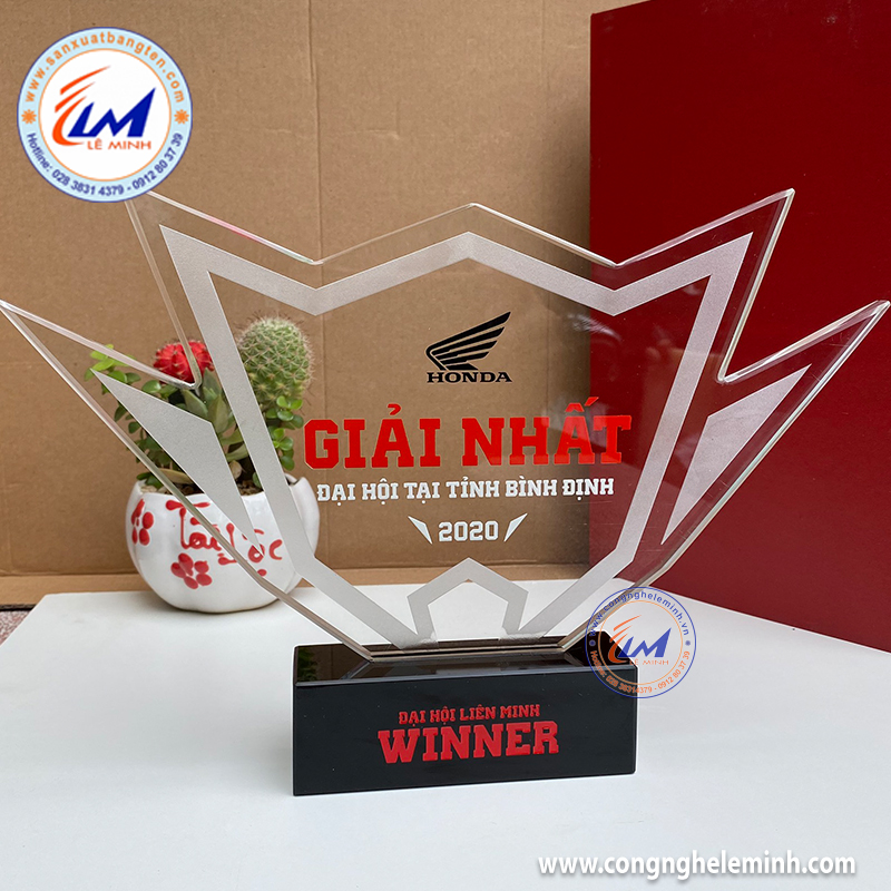 KỶ NIỆM CHƯƠNG PHA LÊ HONDA LÀM THEO YÊU CẦU